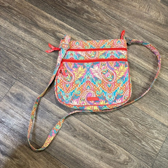 Vera Bradley Paisley In Paradise Pattern Triple Zip Hipster - Picture 1 of 11